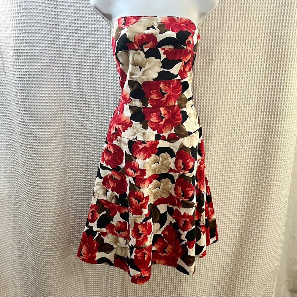 White House Black Market Strapless Dress - Red and Cream Floral size 10